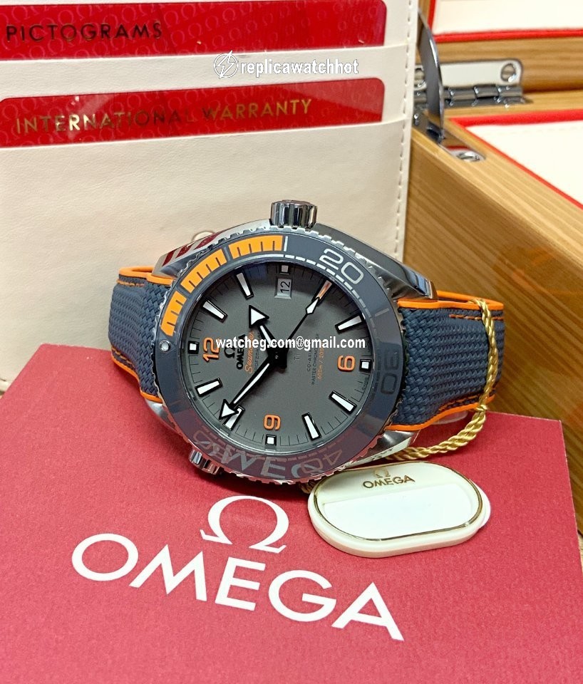 Omega Seamaster Planet Ocean Mens watch Unisex Automatic Titanium 215.92.44.21.99.001 4