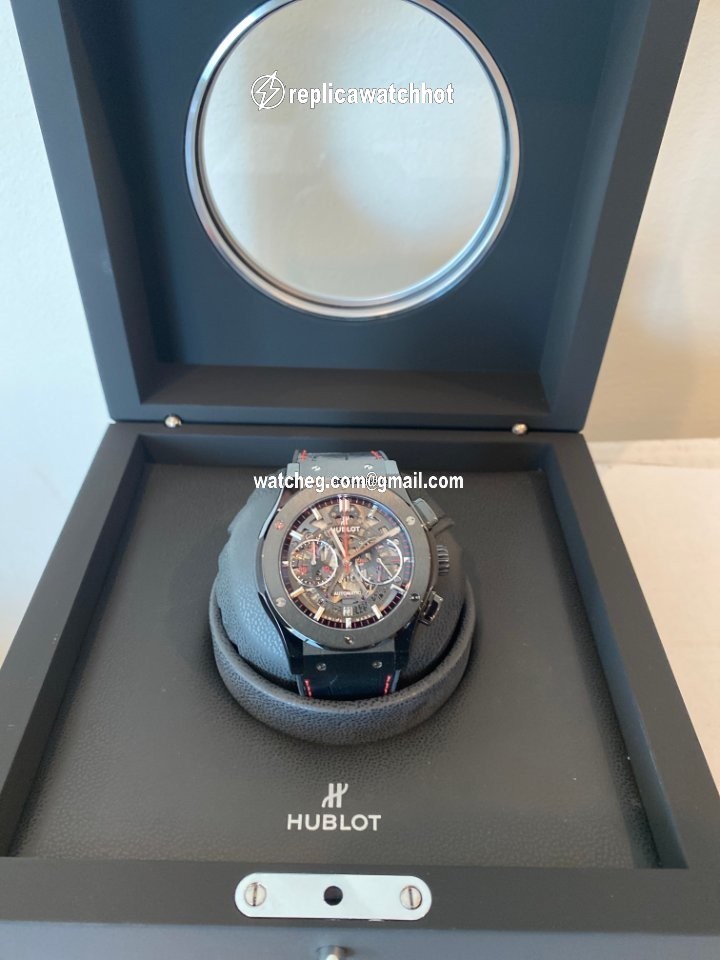 Hublot Classic Fusion Aerofusion Mens watch Unisex Automatic Ceramic 525.CM.0173.LR.AUM20 4
