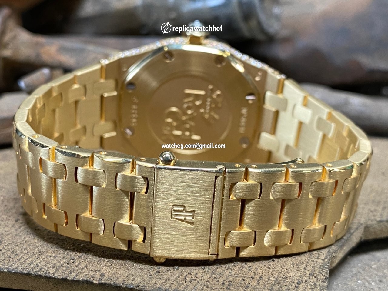 Audemars Piguet Royal Oak Lady Womens watch Quartz Yellow gold 67605BA.ZZ.D080SU.01 4