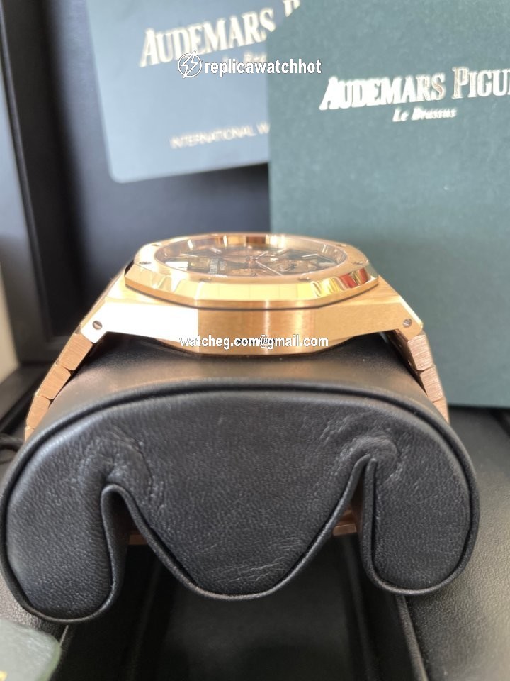 Audemars Piguet Royal Oak Chronograph Mens watch Unisex Automatic Rose gold 26331OR.OO.1220OR.02 4