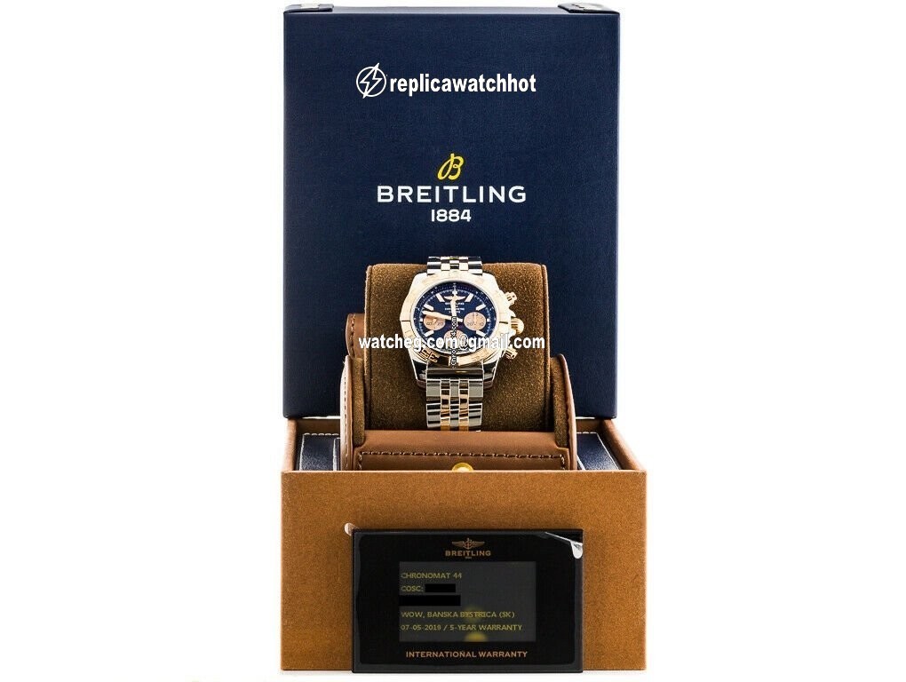 Breitling Chronomat 44 Mens watch Unisex Automatic Gold Steel CB011012 B968 4