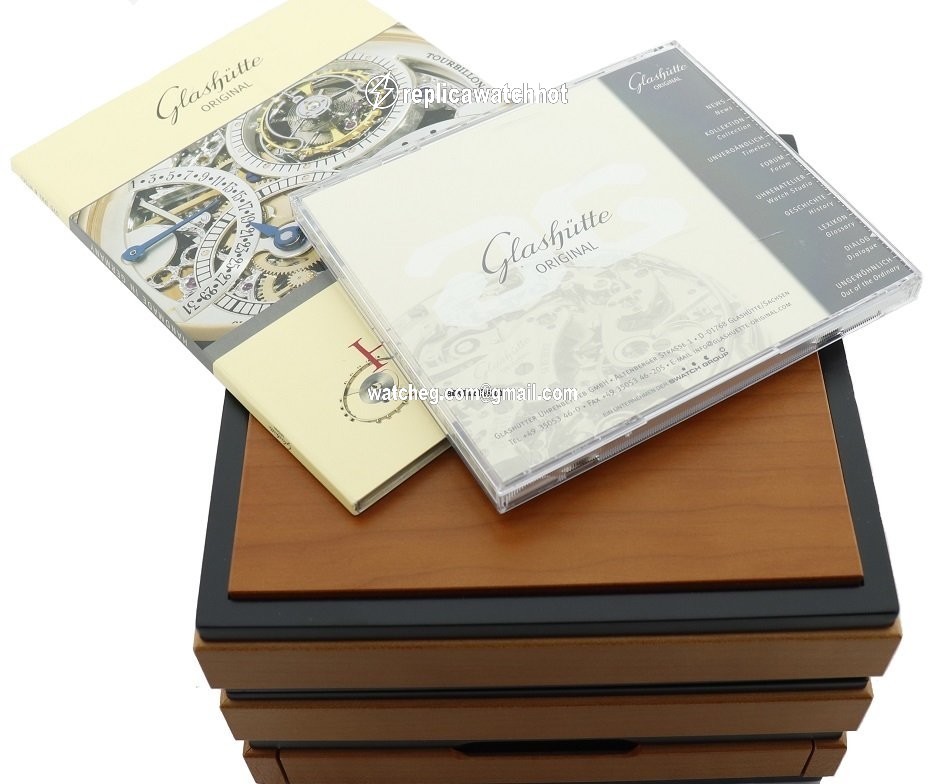 Glashtte Original PanoMaticLunar Mens watch Unisex Automatic Steel 90-02-02-02-04 4