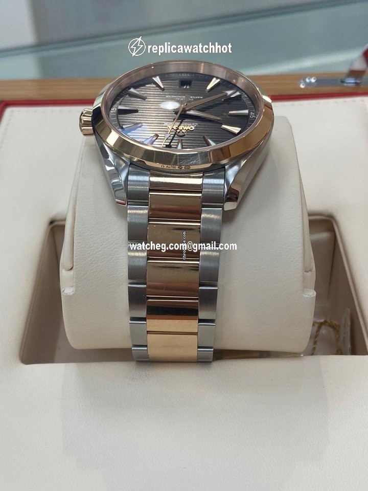 Omega Seamaster Aqua Terra Mens watch Unisex Automatic Gold Steel 220.20.41.21.06.001 4