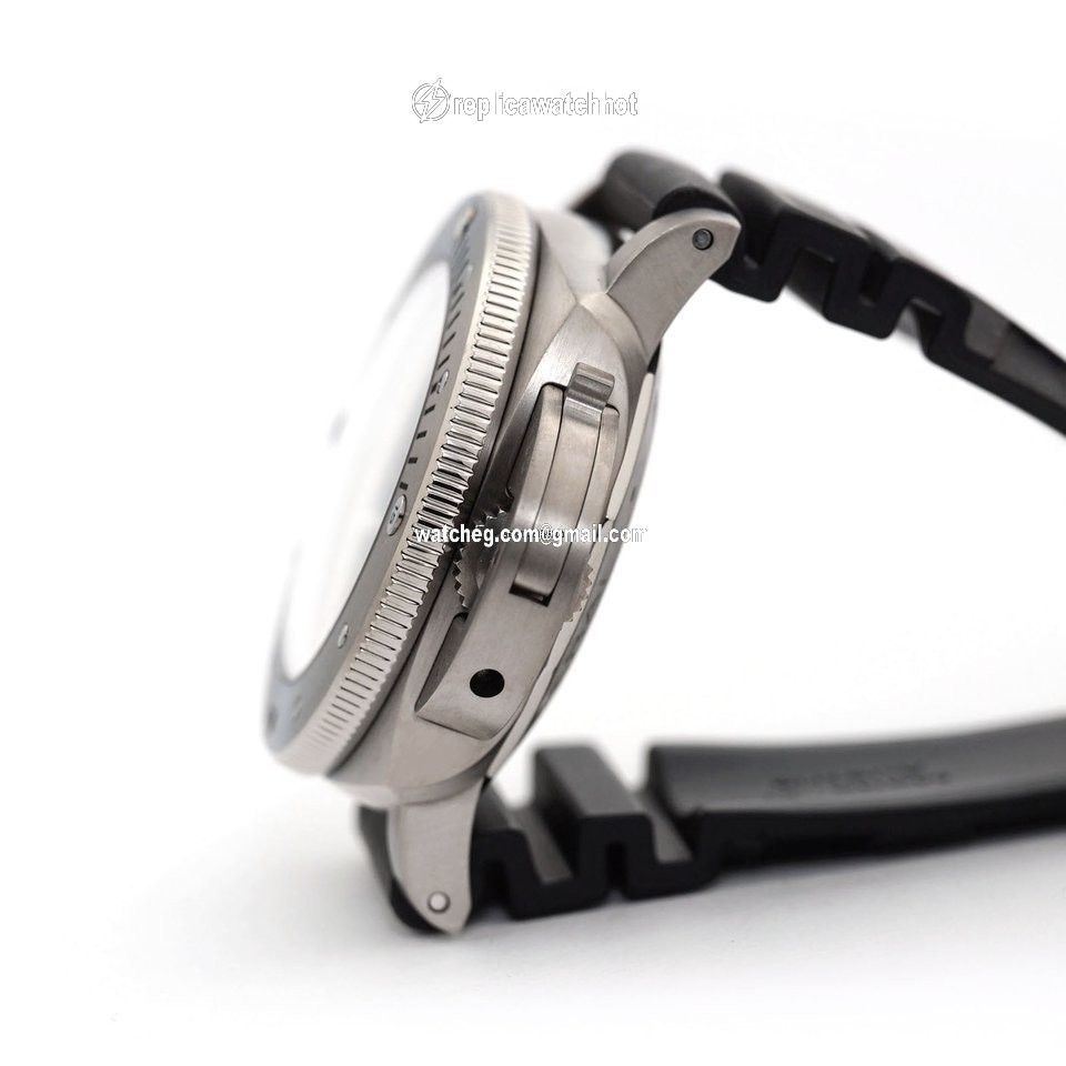 Panerai Luminor Submersible 1950 3 Days Automatic Mens watch Unisex Automatic Titanium PAM 00614 4
