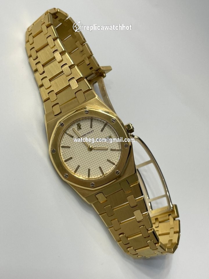 Audemars Piguet Royal Oak Mens watch Unisex Quartz Yellow gold 56175BA 4