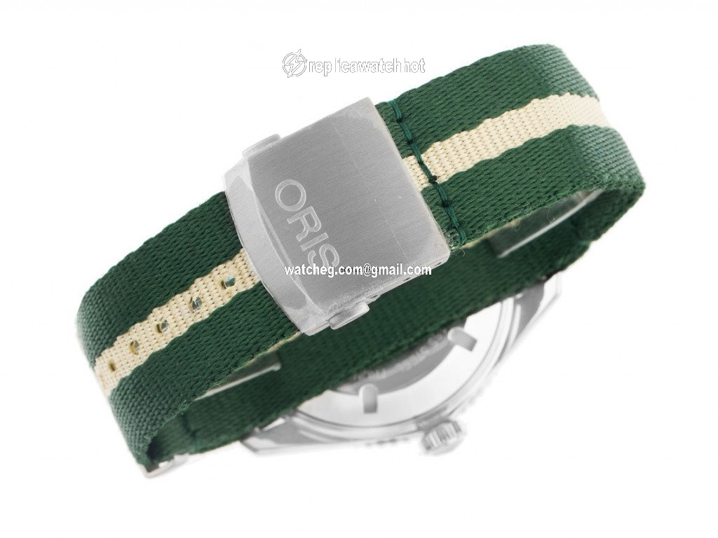Oris Divers Sixty Five Mens watch Unisex Automatic Steel 01733 7720 4057 07 5 21 24FC 4
