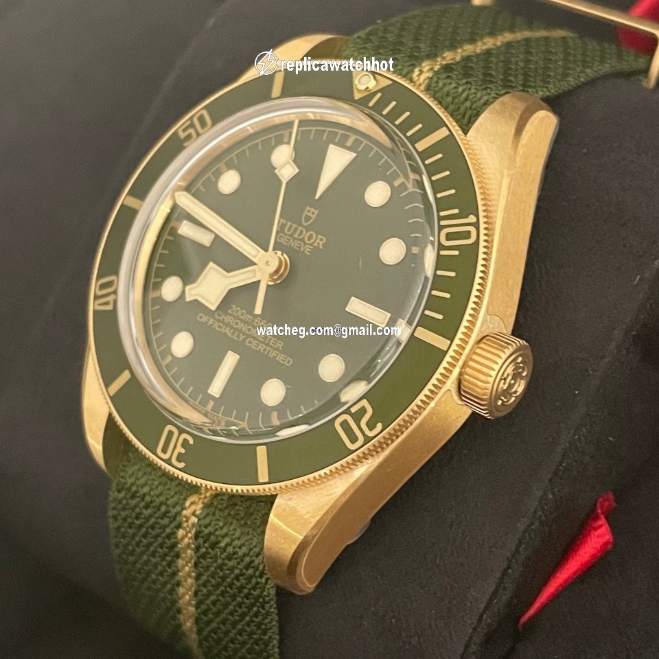 Tudor Black Bay Fifty-Eight Mens watch Unisex Automatic Yellow gold M79018V 4
