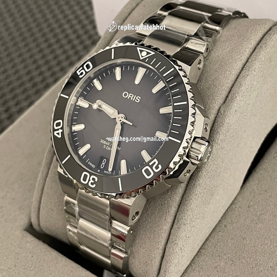 Oris Aquis Date Mens watch Unisex Automatic Steel 01 400 7769 4154 07 8 22 09PEB 4