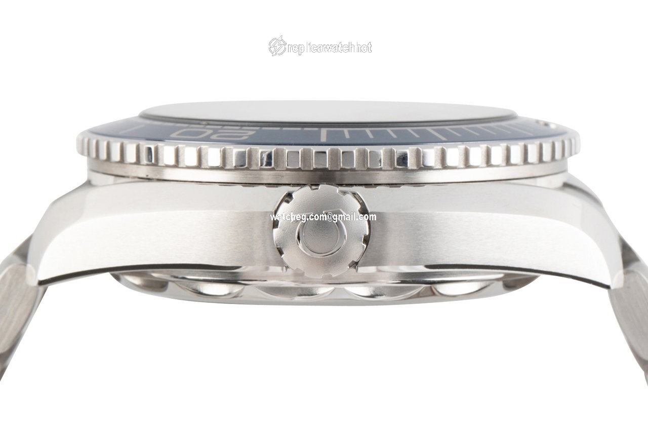 Omega Seamaster Planet Ocean Mens watch Unisex Automatic Steel 215.30.44.21.03.001 4