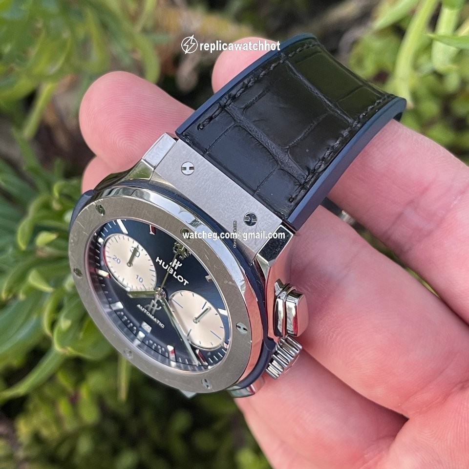 Hublot Classic Fusion Chronograph Mens watch Unisex Automatic Titanium 521.NX.7119.LR.CFC16 4