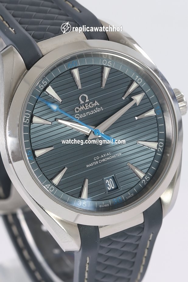 Omega Seamaster Aqua Terra Mens watch Unisex Automatic Steel 220.12.41.21.03.002 4