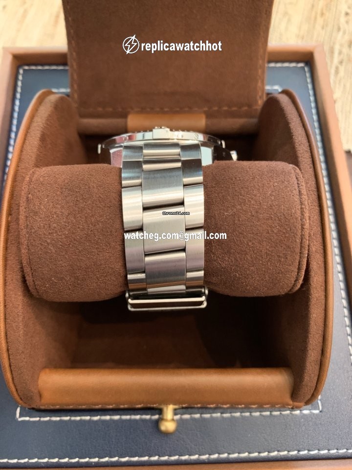 Breitling Colt Automatic Mens watch Unisex Automatic Steel A1738811 BD44 173A 4