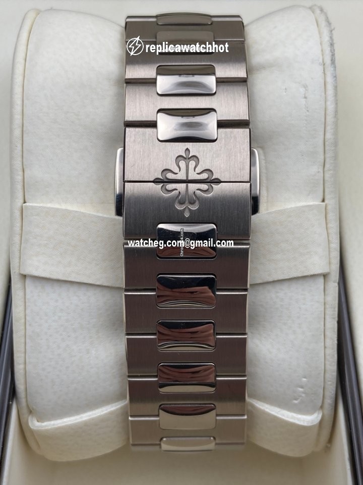 Patek Philippe Nautilus Mens watch Unisex Automatic White gold 5740 1G-001 4