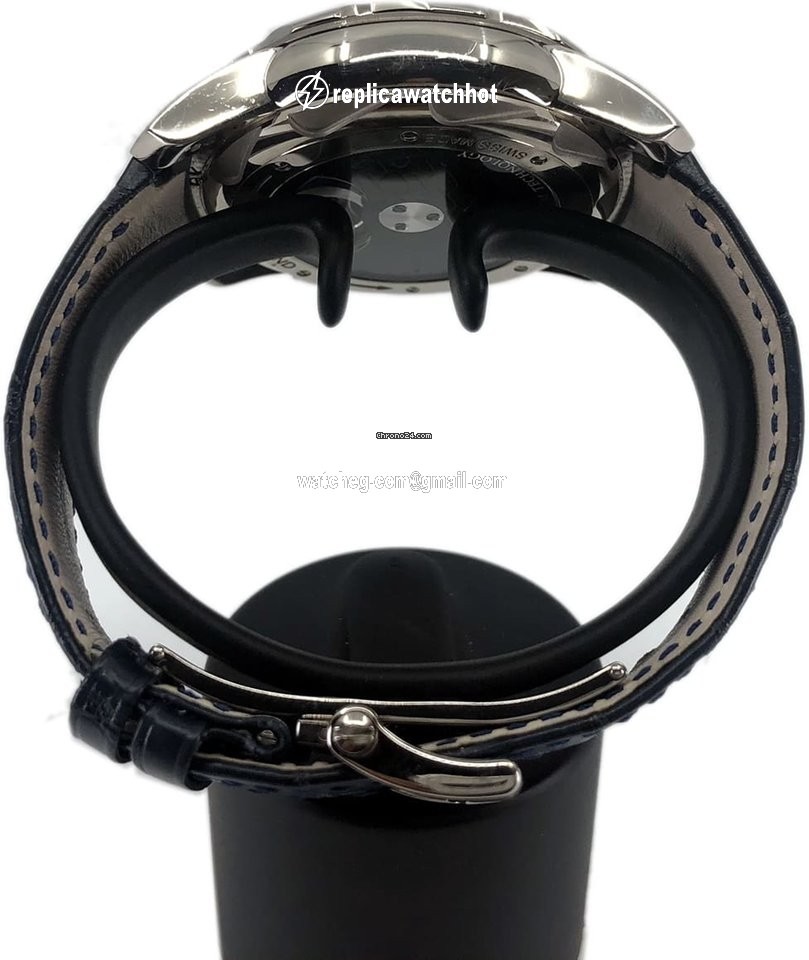 Ulysse Nardin Freak Cruiser Mens watch Unisex Manual winding White gold 2050-131 03 4