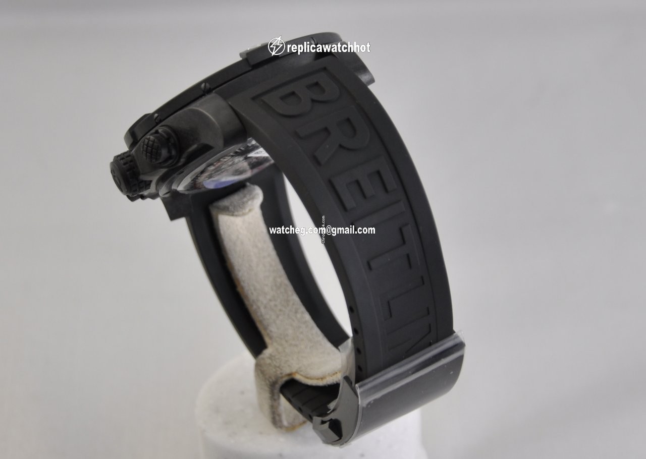Breitling Avenger Hurricane Mens watch Unisex Automatic Carbon XB1210E41B1S1 4