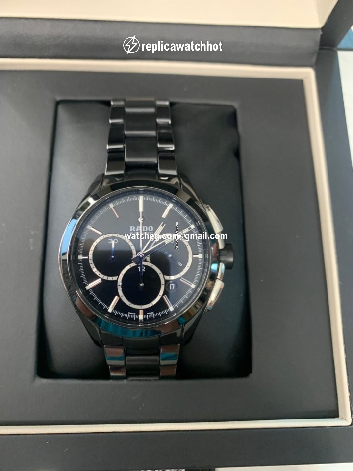 Rado HyperChrome Chronograph Ceramic 01.650.0275.3.015 4