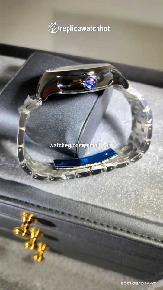 Ulysse Nardin Dual Time Mens watch Unisex Automatic Steel 3343-126LE-7 93 4