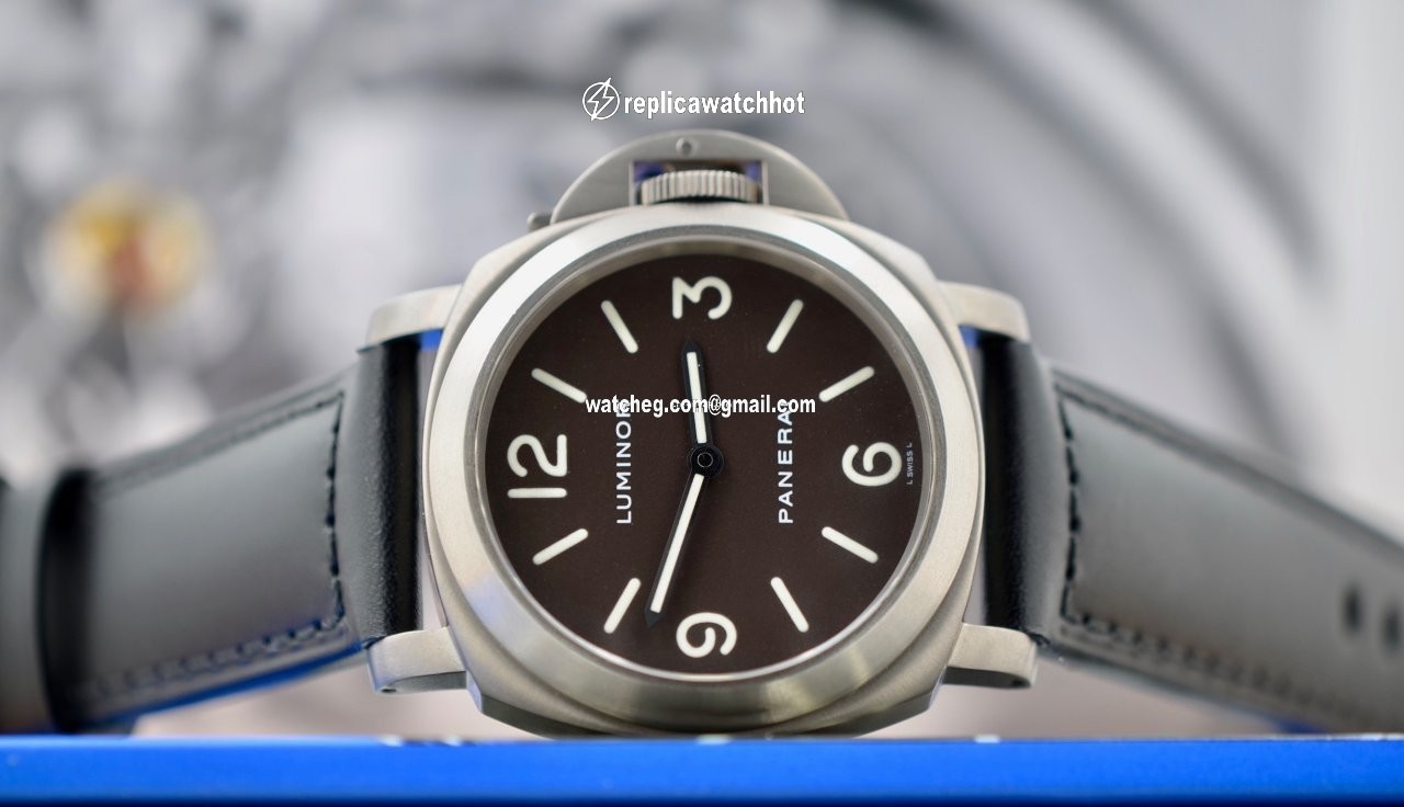 Panerai Luminor Base Mens watch Unisex Manual winding Titanium PAM 00055 4