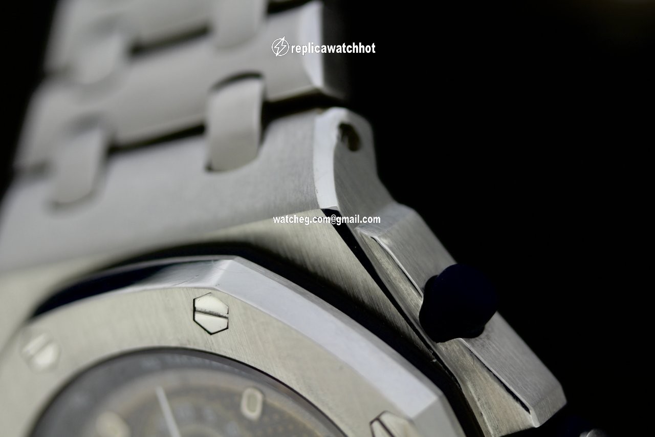 Audemars Piguet Royal Oak Offshore Chronograph Automatic Steel 25721ST 4