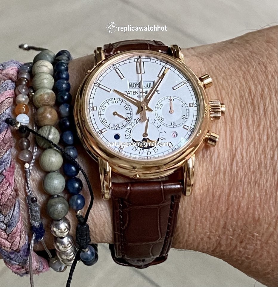 Patek Philippe Perpetual Calendar Chronograph Manual winding Rose gold 5204R 4