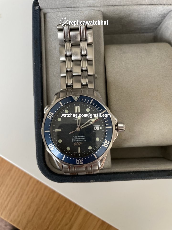 Omega Seamaster Diver 300 M Mens watch Unisex Automatic Steel 25378000 4