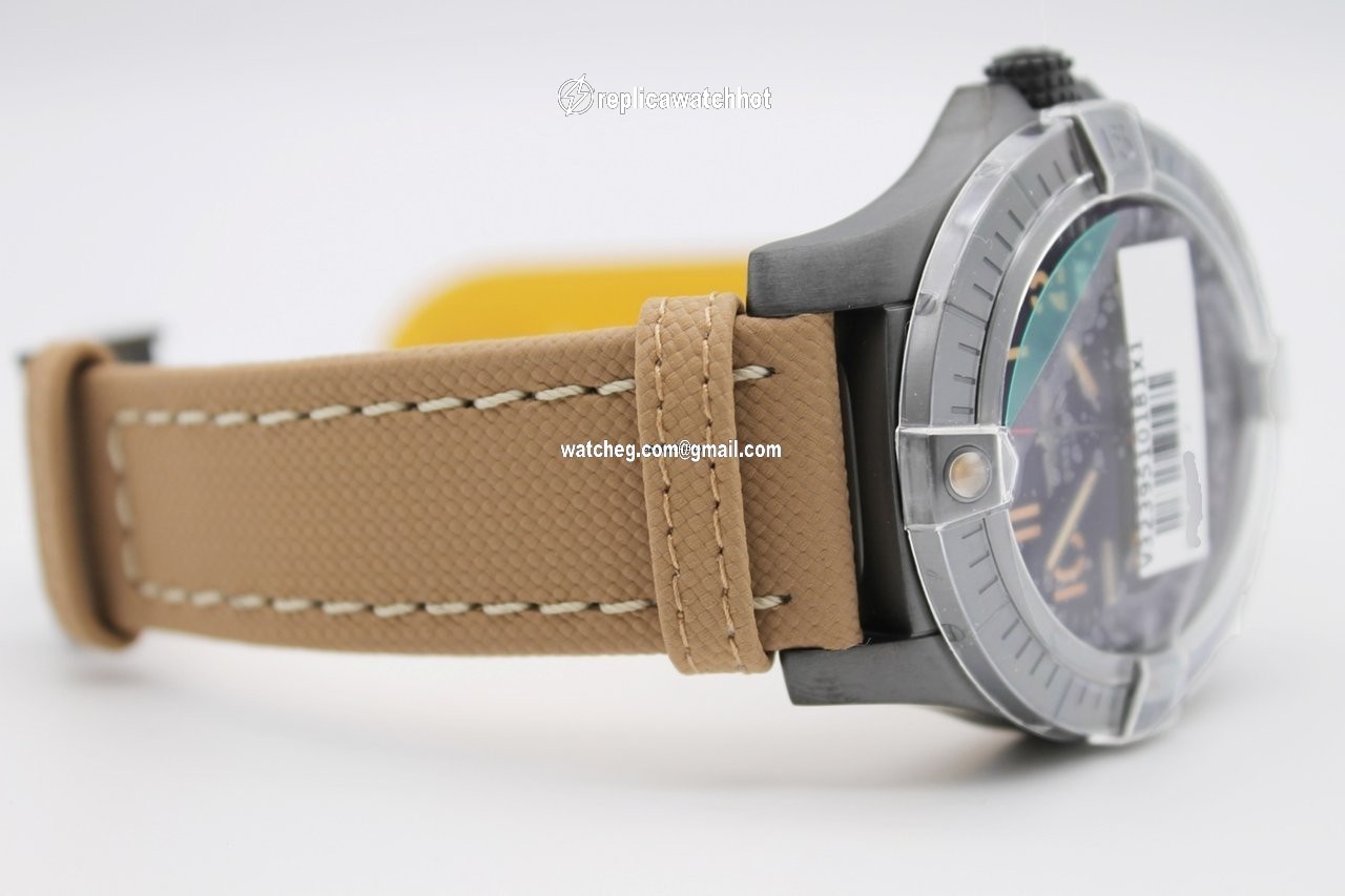 Breitling Avenger Mens watch Unisex Automatic Titanium V32395101 B1X1 4