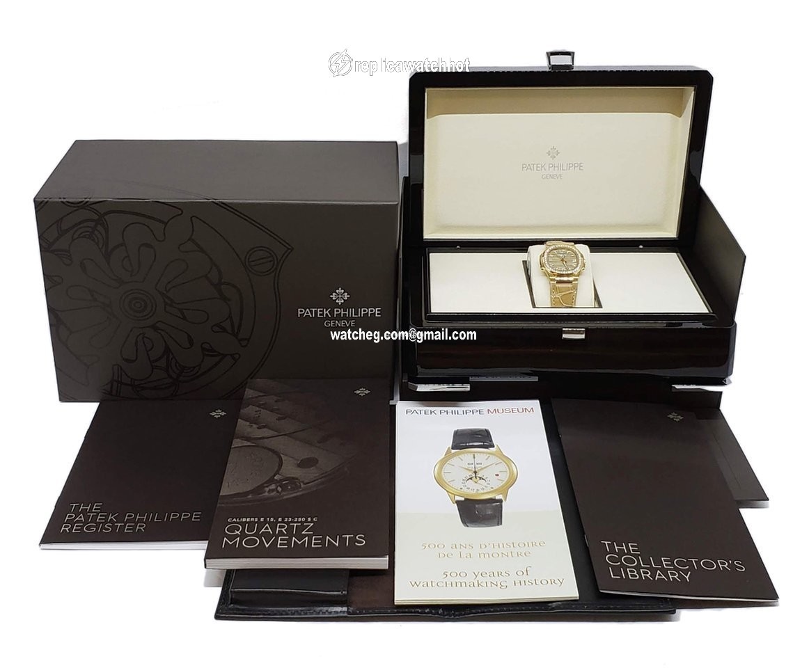 Patek Philippe Nautilus Womens watch Quartz Rose gold 7010R-012 4