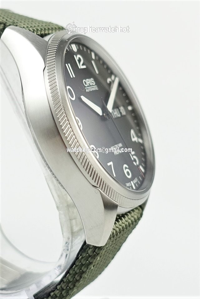 Oris Big Crown ProPilot Day Date Mens watch Unisex Automatic Steel 01 752 7698 4164 4