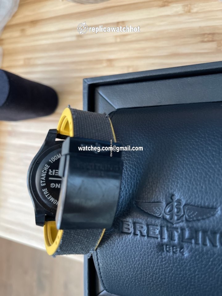 Breitling Avenger Hurricane Mens watch Unisex Automatic Steel XB1210E4 BE89 257S X20D.4 4