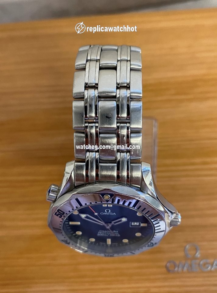 Omega Seamaster Diver 300 M Mens watch Unisex Quartz Steel 2542.80.00 4