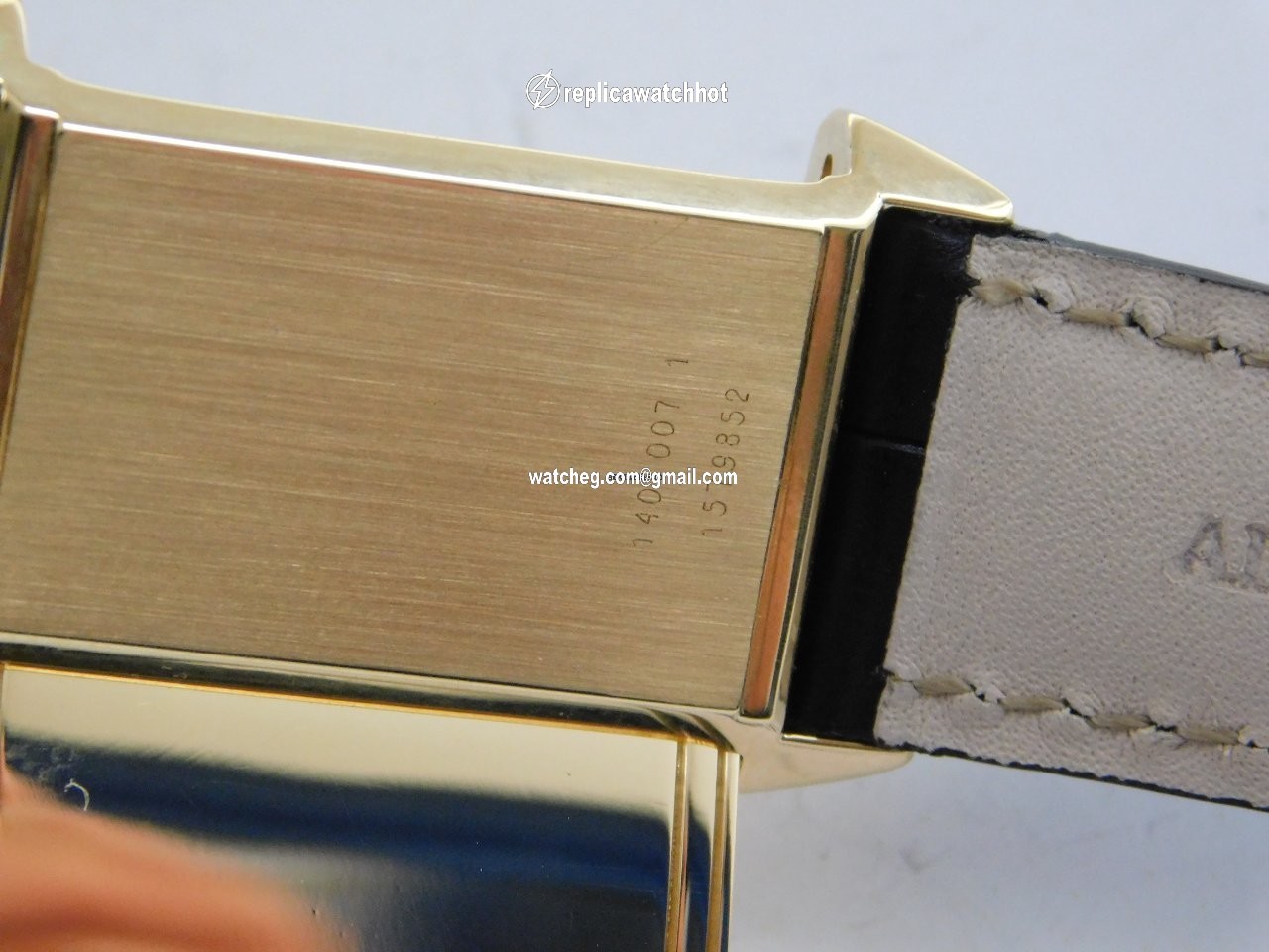 Jaeger-LeCoultre Reverso Classique Mens watch Unisex Quartz Yellow gold 140.007.1 4