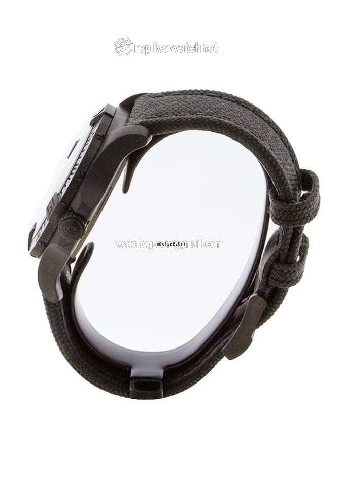 Breitling Avenger Blackbird 44 Mens watch Unisex Automatic Titanium V1731110 BD74 4