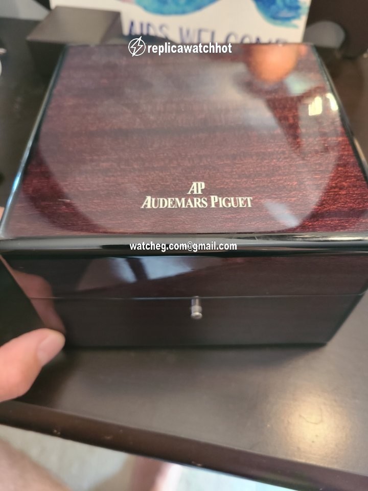 Audemars Piguet Royal Oak Offshore Chronograph Mens watch Unisex Automatic Titanium 25721TI.O.1000TI.01 4