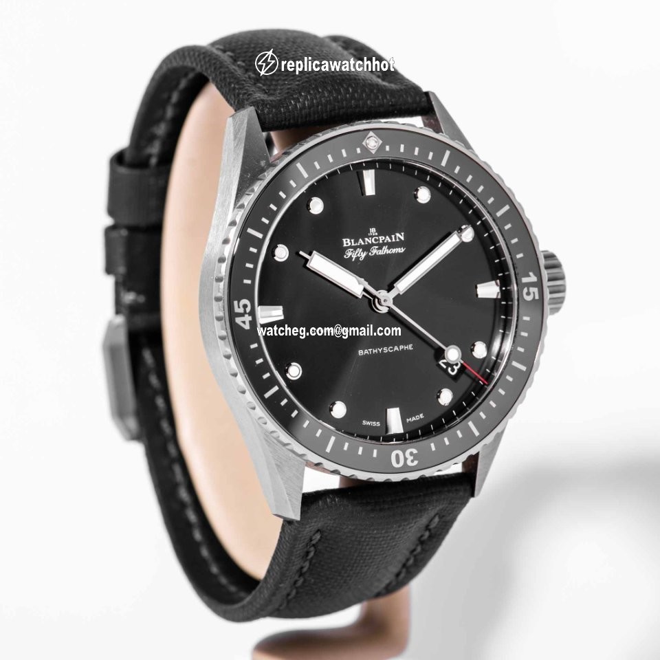 Blancpain Fifty Fathoms Bathyscaphe Mens watch Unisex Automatic Titanium 5000-1230-B52A 4
