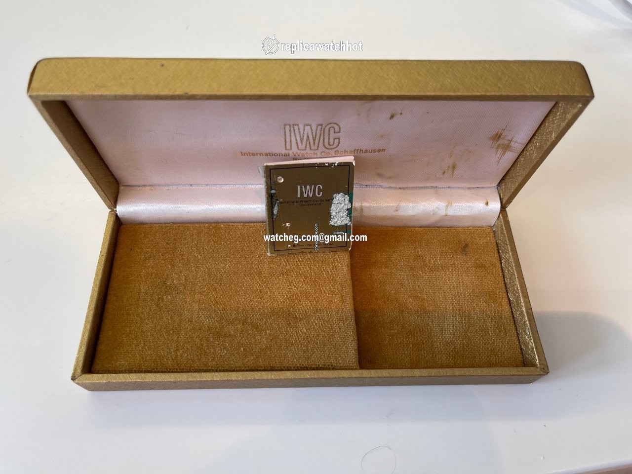 IWC Mens watch Unisex Quartz 2020455 4
