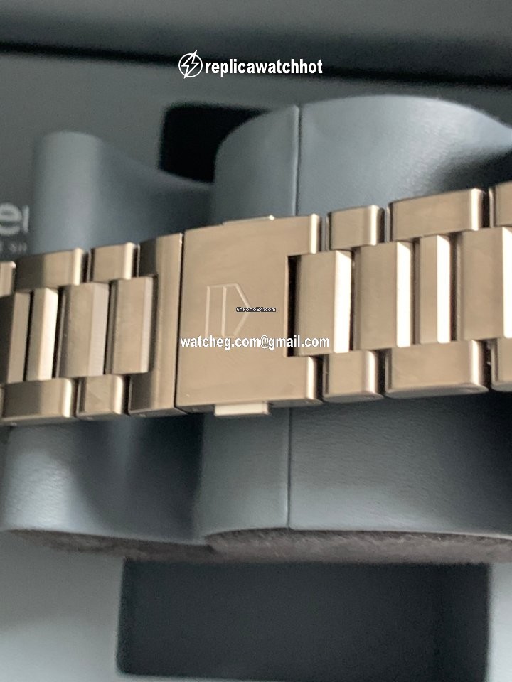TAG Heuer Carrera Calibre HEUER 01 Mens watch Unisex Automatic Titanium CAR208Z.BF0719 4