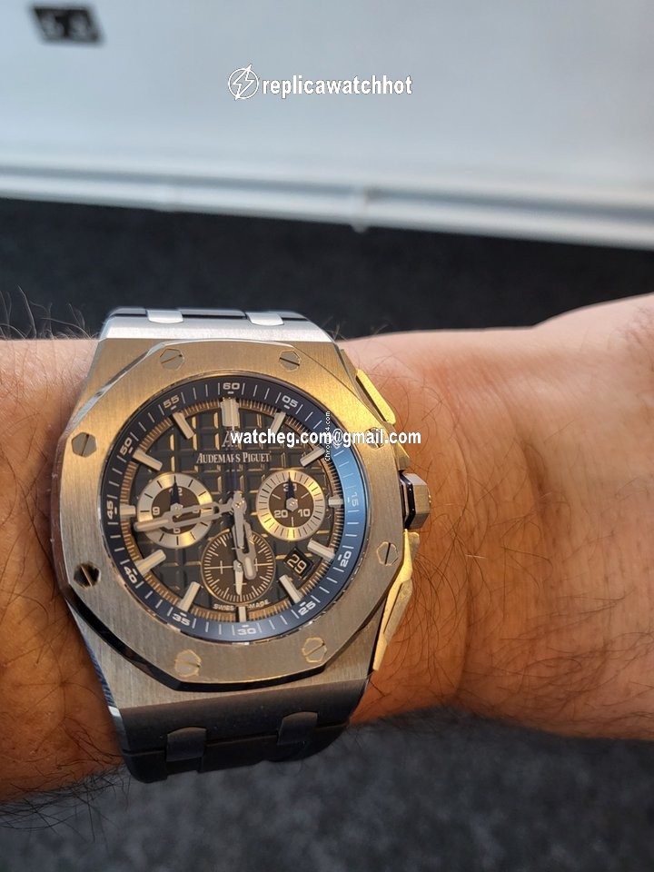 Audemars Piguet Royal Oak Offshore Chronograph Mens watch Unisex Automatic Titanium Ref. 26480TI.OO.A027CA.01 4