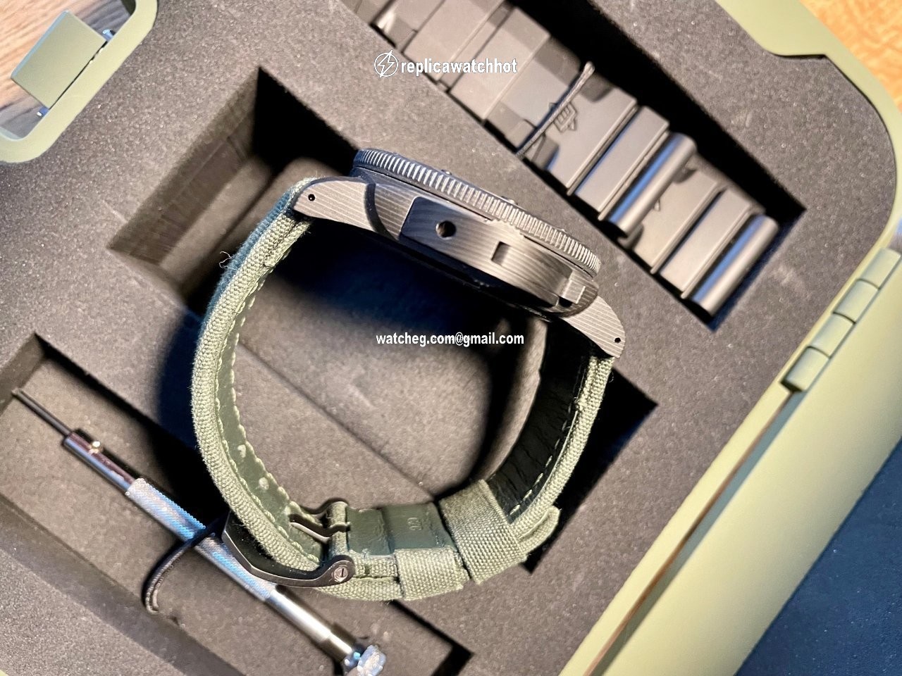 Panerai Mens watch Unisex Automatic Carbon PAM 00979 PAM 979 4
