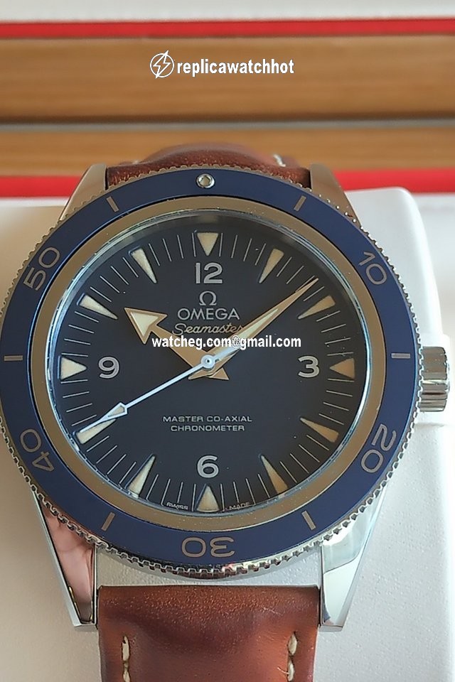 Omega Seamaster 300 Mens watch Unisex Automatic Titanium 233.92.41.21.03.001 4