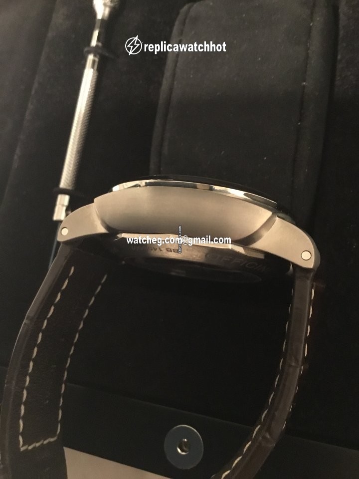 Panerai Luminor Marina Automatic Mens watch Unisex Automatic Titanium BB 1408602 4