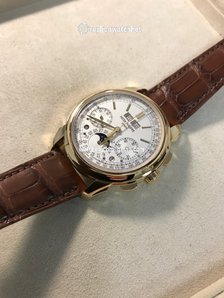 Patek Philippe Perpetual Calendar Chronograph Mens watch Unisex Manual winding Yellow gold 5270J-001 4