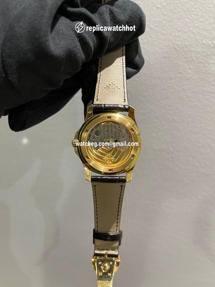 Patek Philippe Aquanaut Mens watch Unisex Automatic Yellow gold 5060 4