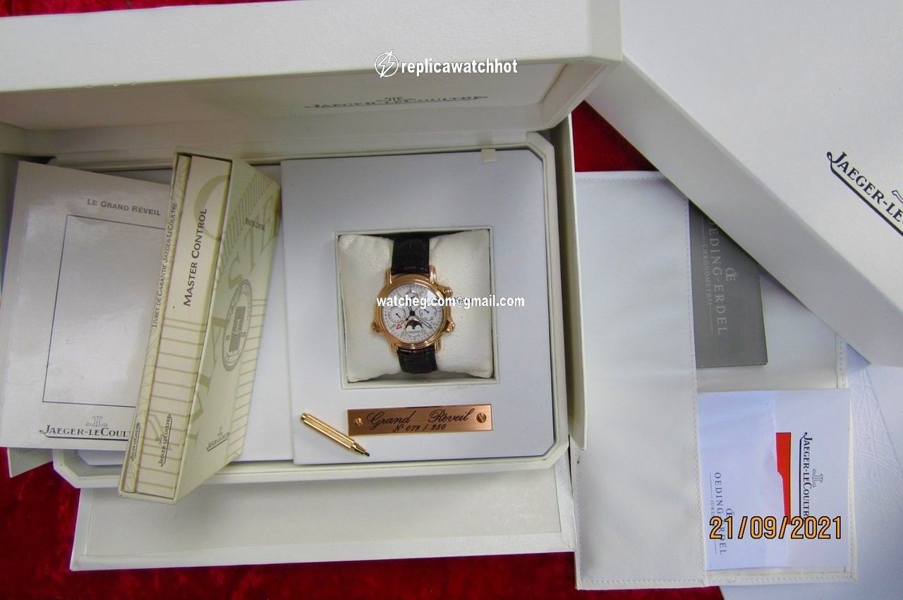 Jaeger-LeCoultre Mens watch Unisex Automatic Rose gold 180.240.990 4