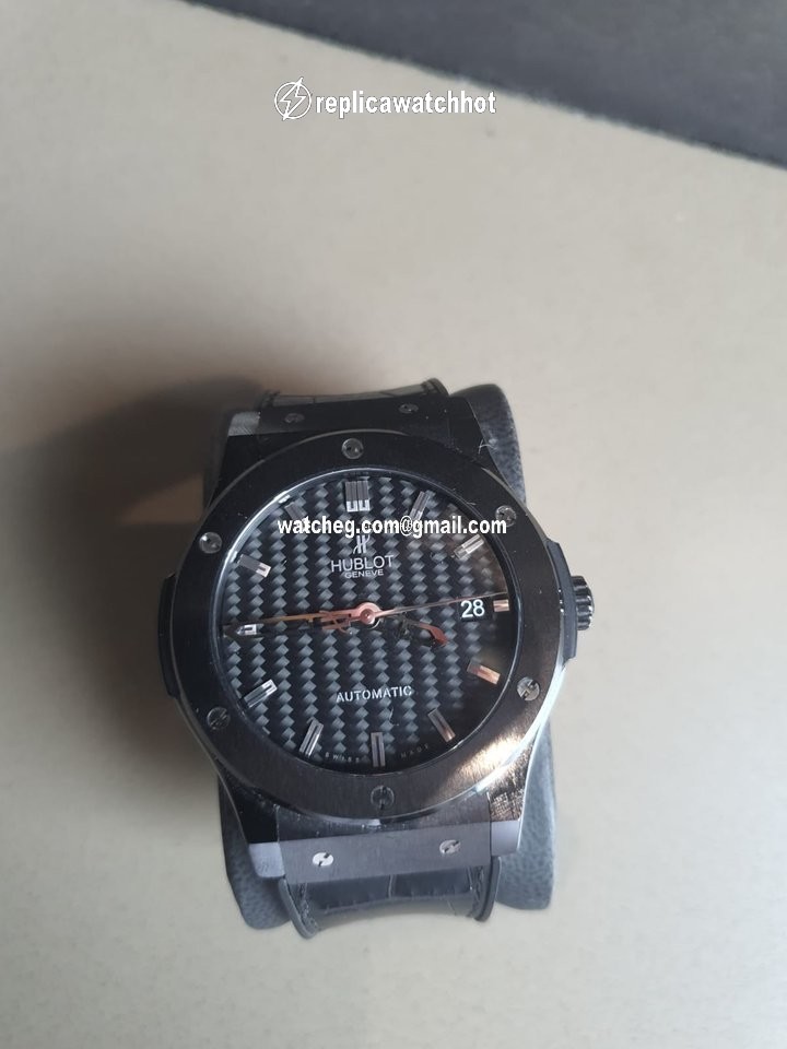 Hublot Classic Fusion 45, 42, 38, 33 mm Mens watch Unisex Automatic Ceramic 511.CM.1770.LR 4