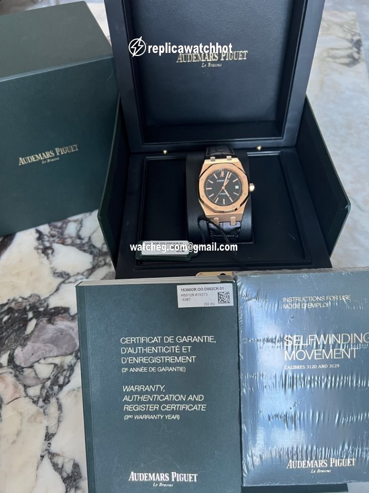 Audemars Piguet Royal Oak Selfwinding Mens watch Unisex Automatic Rose gold 15300OR.OO.D002CR.01 4