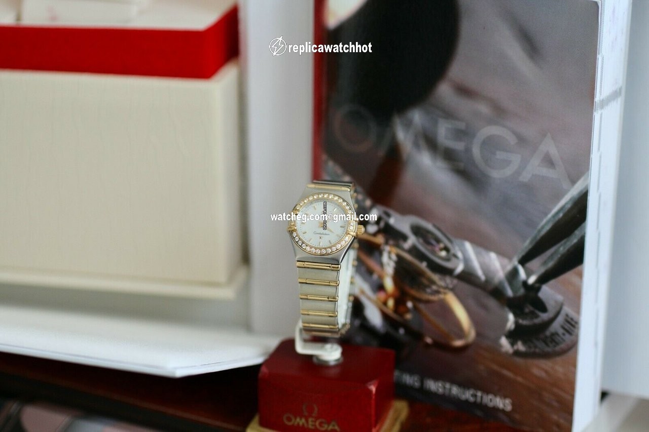 Omega Constellation Womens watch Quartz Gold Steel 1267.70.00 4