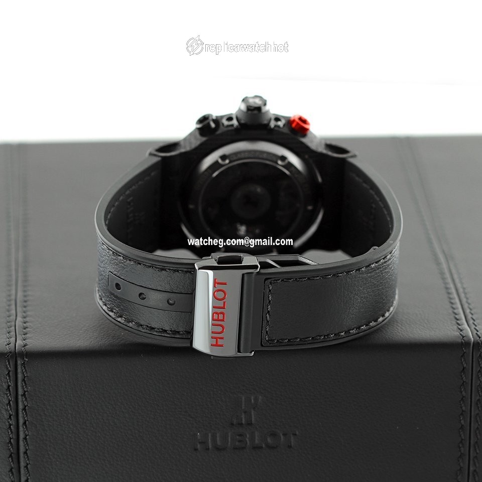 Hublot Classic Fusion 45, 42, 38, 33 mm Mens watch Unisex Automatic Carbon 526.qb.0124.vr 4