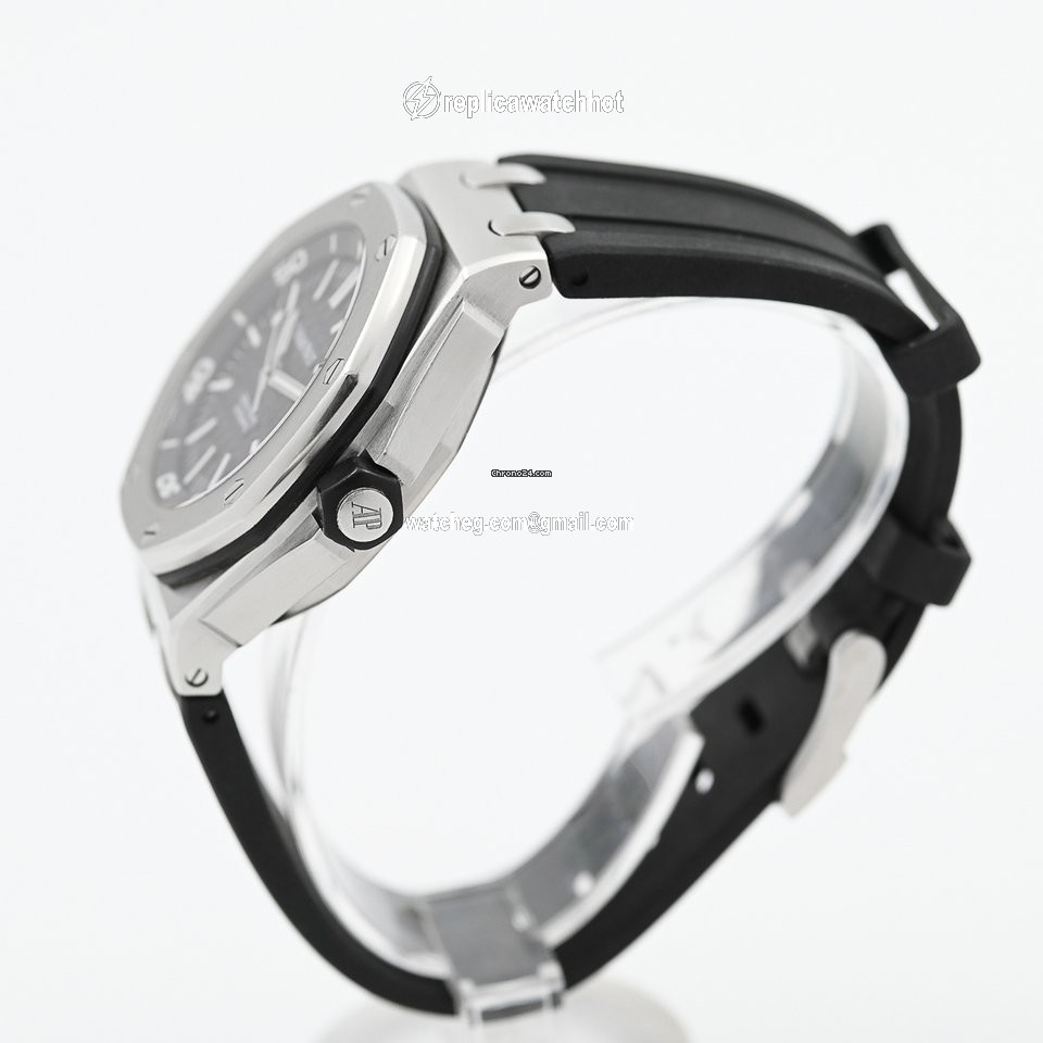 Audemars Piguet Royal Oak Offshore Diver Mens watch Unisex Steel 15703ST 4