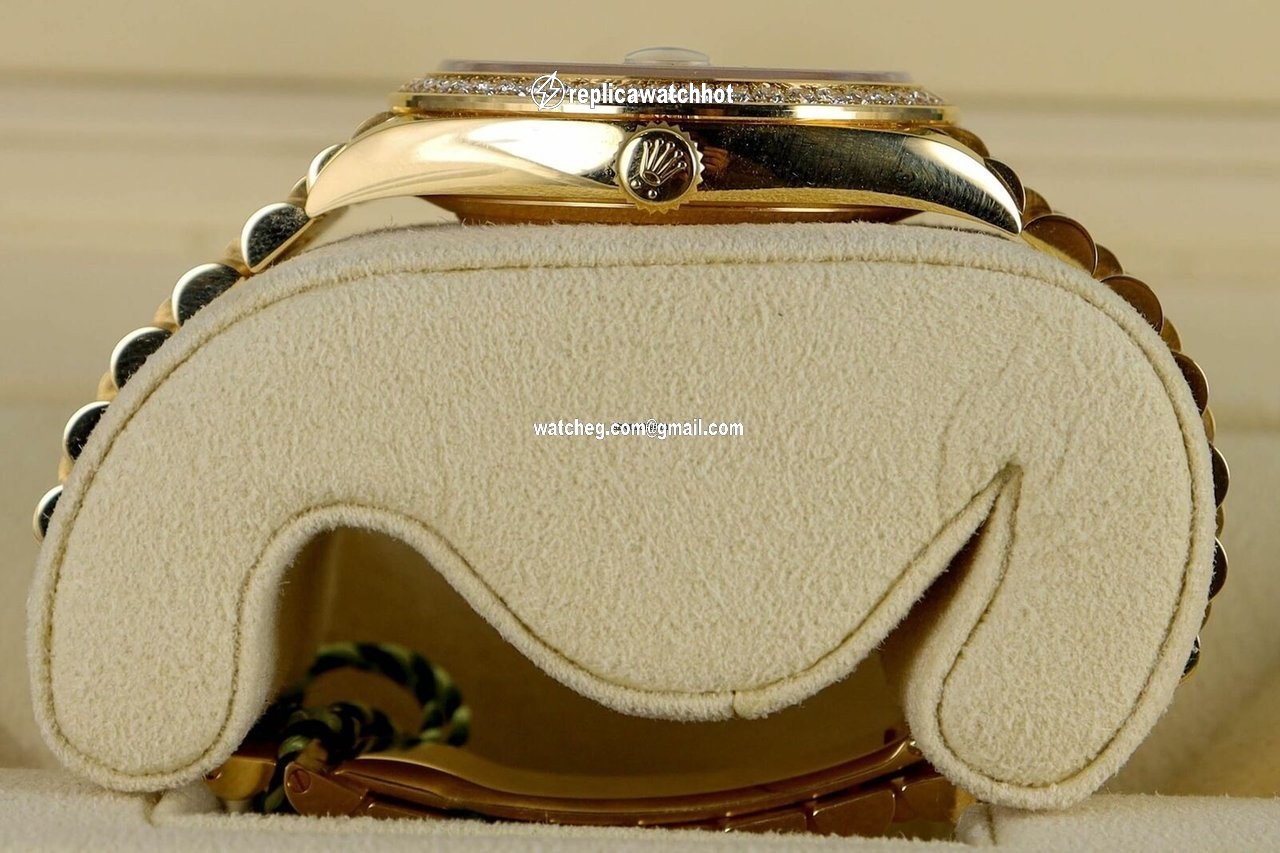 Rolex Day-Date 40 Mens watch Unisex Yellow gold Automatic 228348 4