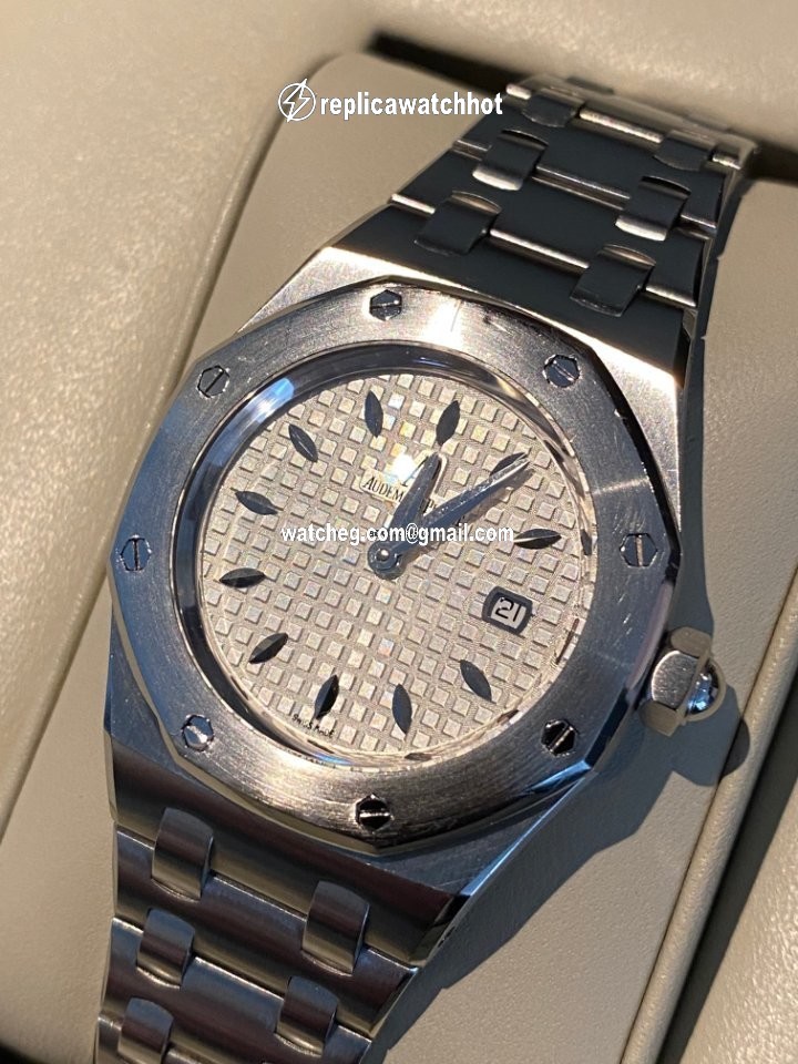 Audemars Piguet Royal Oak Lady Womens watch Quartz Steel 67620ST.OO.D010CA.01 4